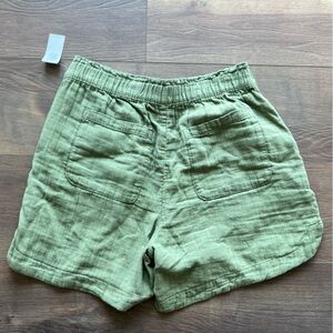 Women’s Small green shorts💚